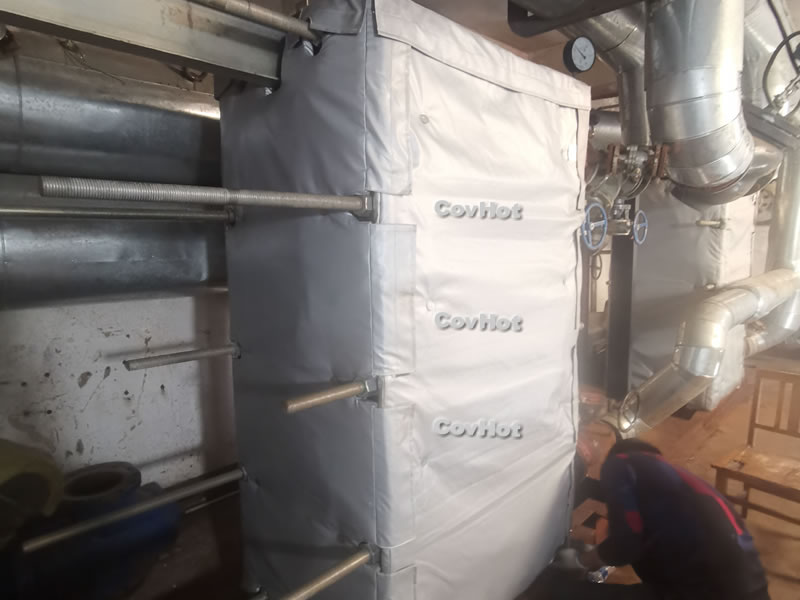 板式<a href=http://m.siweitape.com.cn/e/tags/?tagname=%E6%8D%A2%E7%83%AD%E5%99%A8%E4%BF%9D%E6%B8%A9 target=_blank class=infotextkey>換熱器保溫</a>,<a href=http://m.siweitape.com.cn/e/tags/?tagname=%E5%8F%AF%E6%8B%86%E5%8D%B8%E4%BF%9D%E6%B8%A9%E5%A5%97 target=_blank class=infotextkey>可拆卸<a href=http://m.siweitape.com.cn/e/tags/?tagname=%E4%BF%9D%E6%B8%A9%E5%A5%97 target=_blank class=infotextkey>保溫套</a></a>